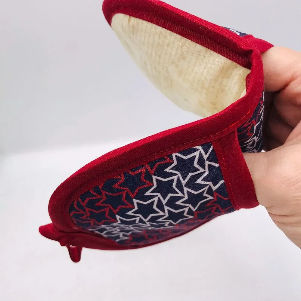 4 Piece Baking Set: 2 Finger Hotpads and 2 Square Potholders, Patriotic Stars